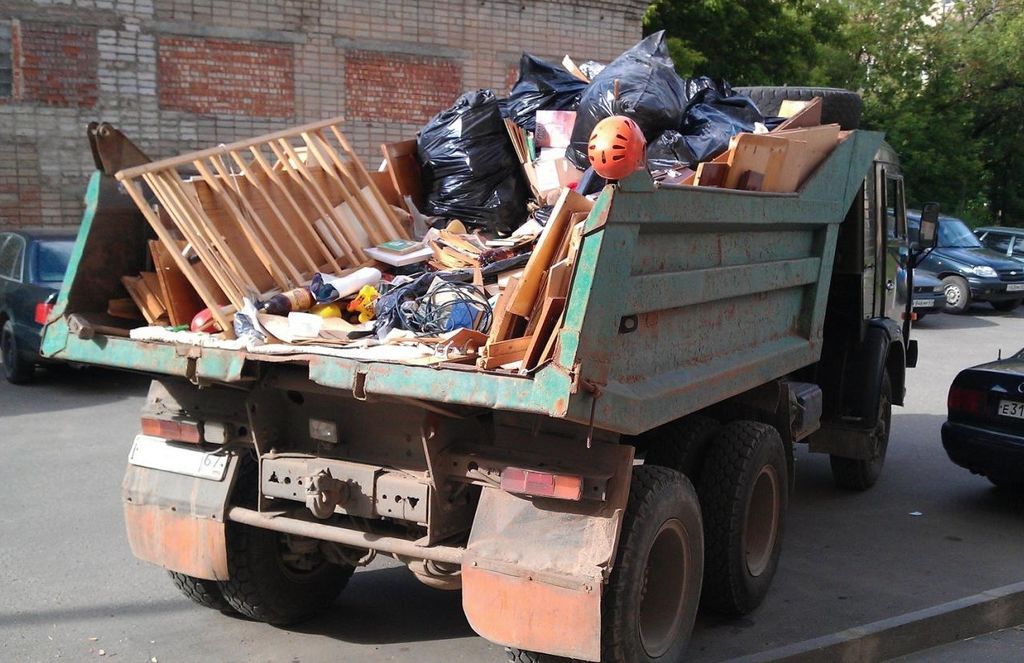 Вывоз мусора из магазина в Иркутске от ПроМусор: услуги, цена от 1823 руб., утилизация отходов