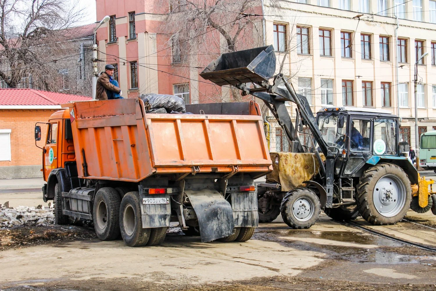 Вывоз мусора Камазом в Иркутске – аренда и заказ Камаза 10 тонн от 2448 руб. в ПроМусор