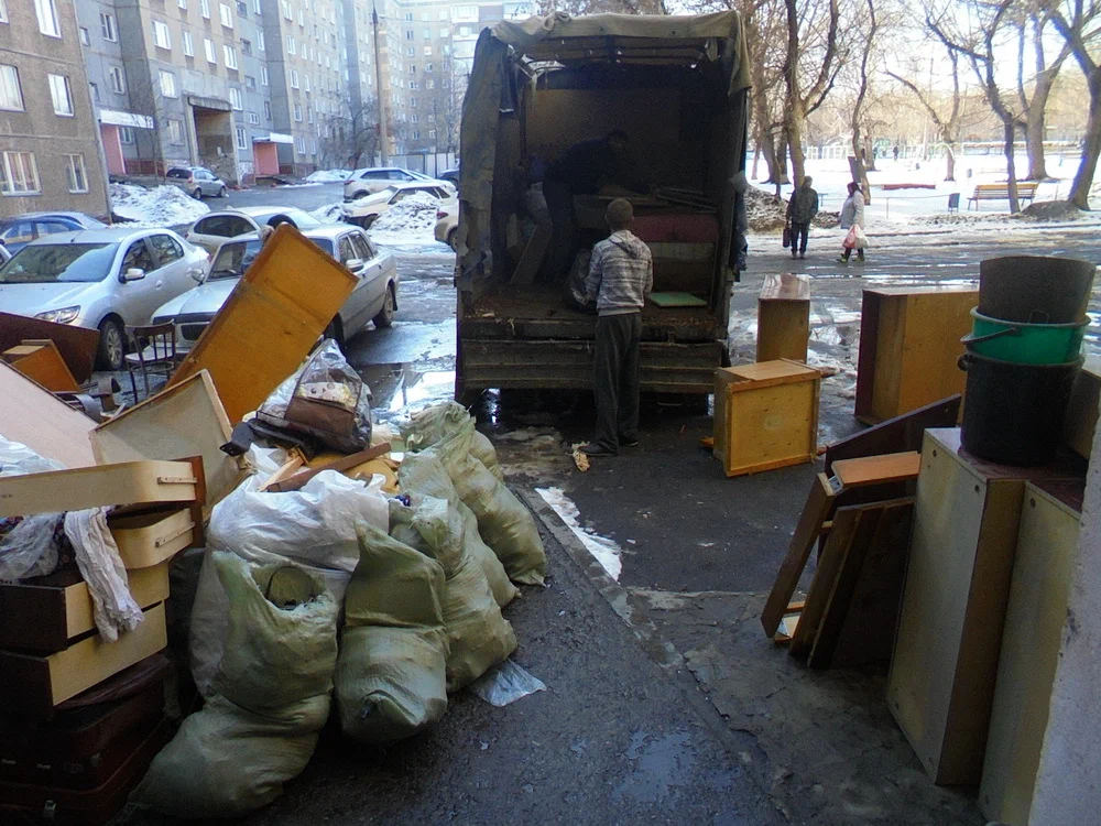 Вывоз мусора из подвала с утилизацией в Иркутске в октябре