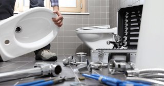 Демонтаж сантехники в Иркутске от ПроМусор: снять ванну, унитаз, трубы от 1042 руб., профессионально