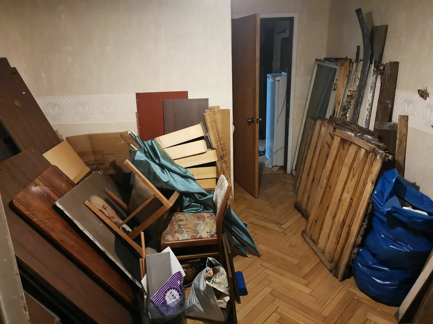 Демонтаж мебели с вывозом и утилизацией в Иркутске в октябре